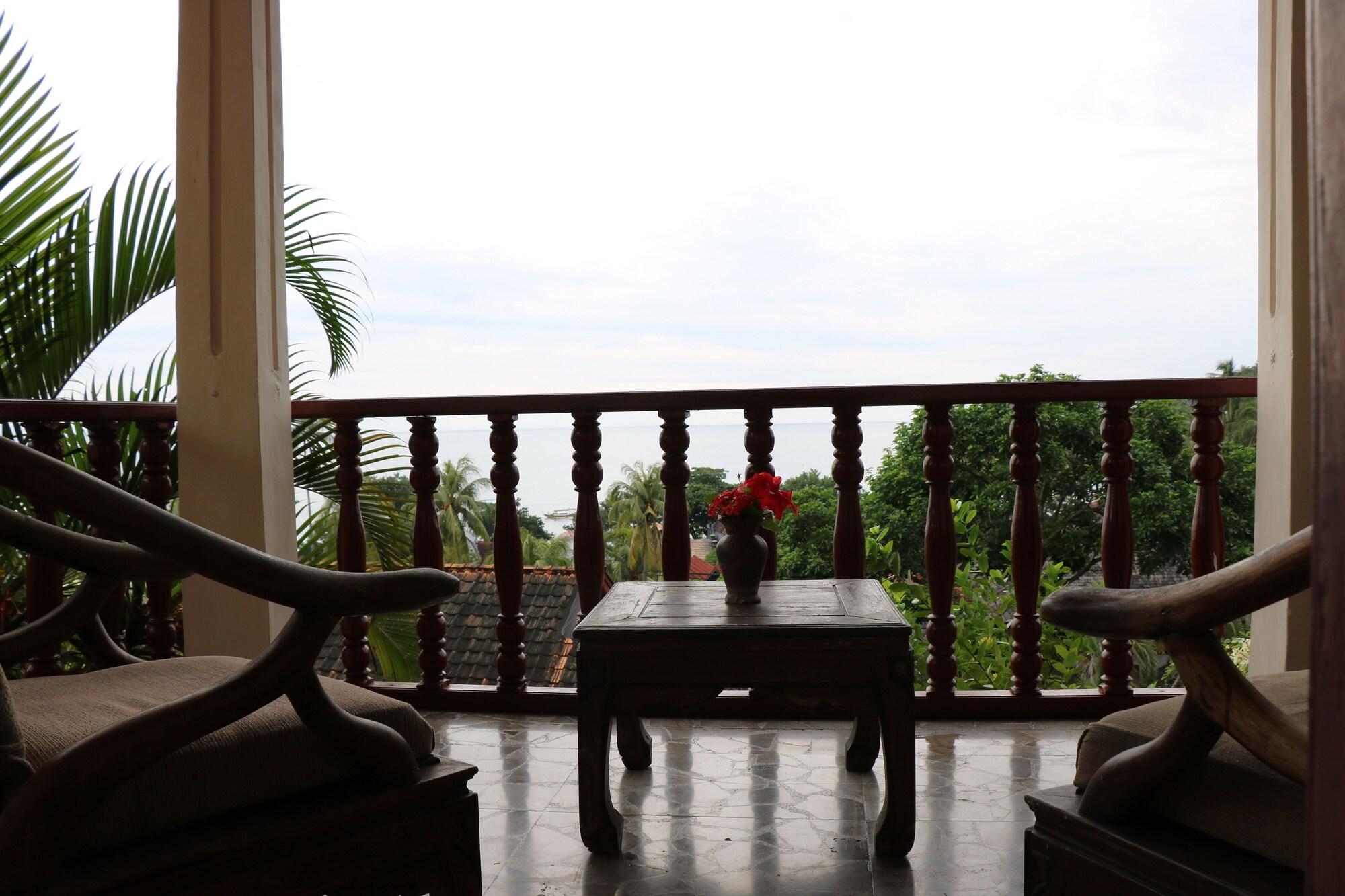 Puri Bunga Beach Cottages Senggigi Exterior photo