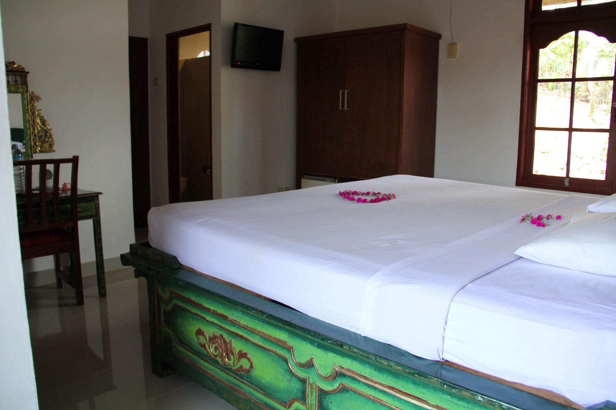 Puri Bunga Beach Cottages Senggigi Exterior photo