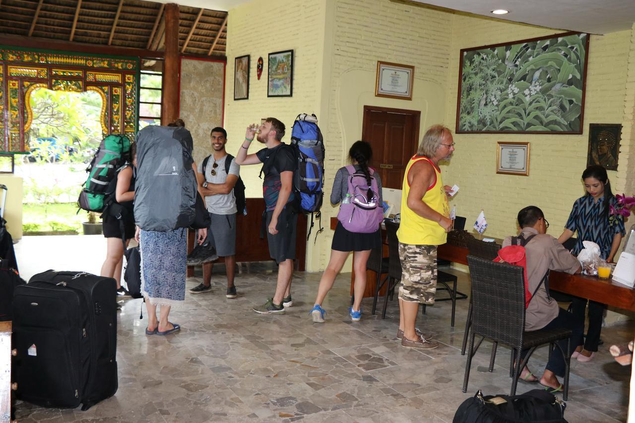 Puri Bunga Beach Cottages Senggigi Exterior photo