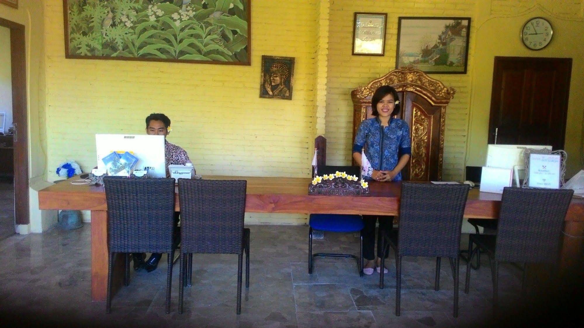 Puri Bunga Beach Cottages Senggigi Exterior photo